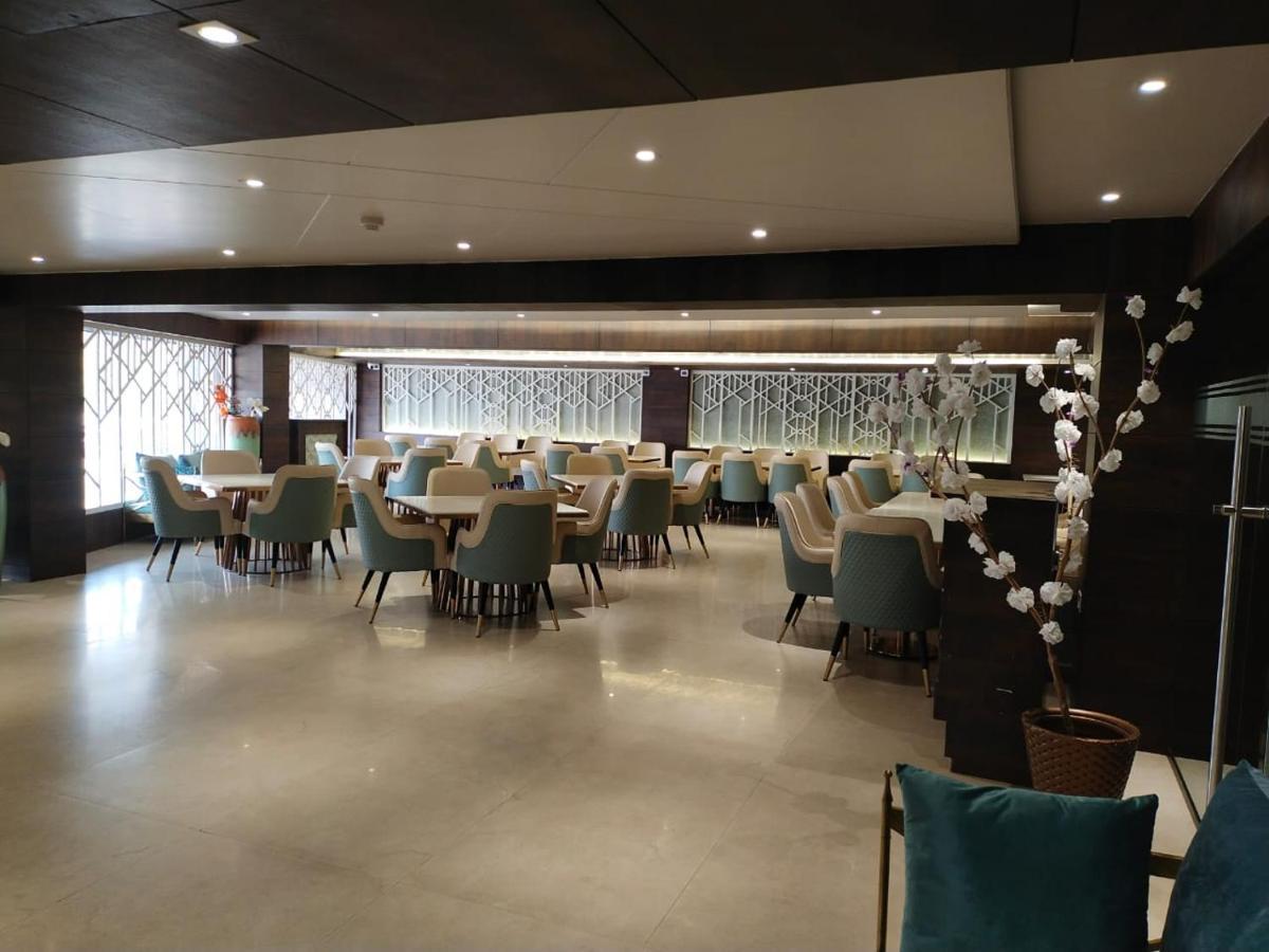 Hotel Jw Cruise Adžmér Exteriér fotografie