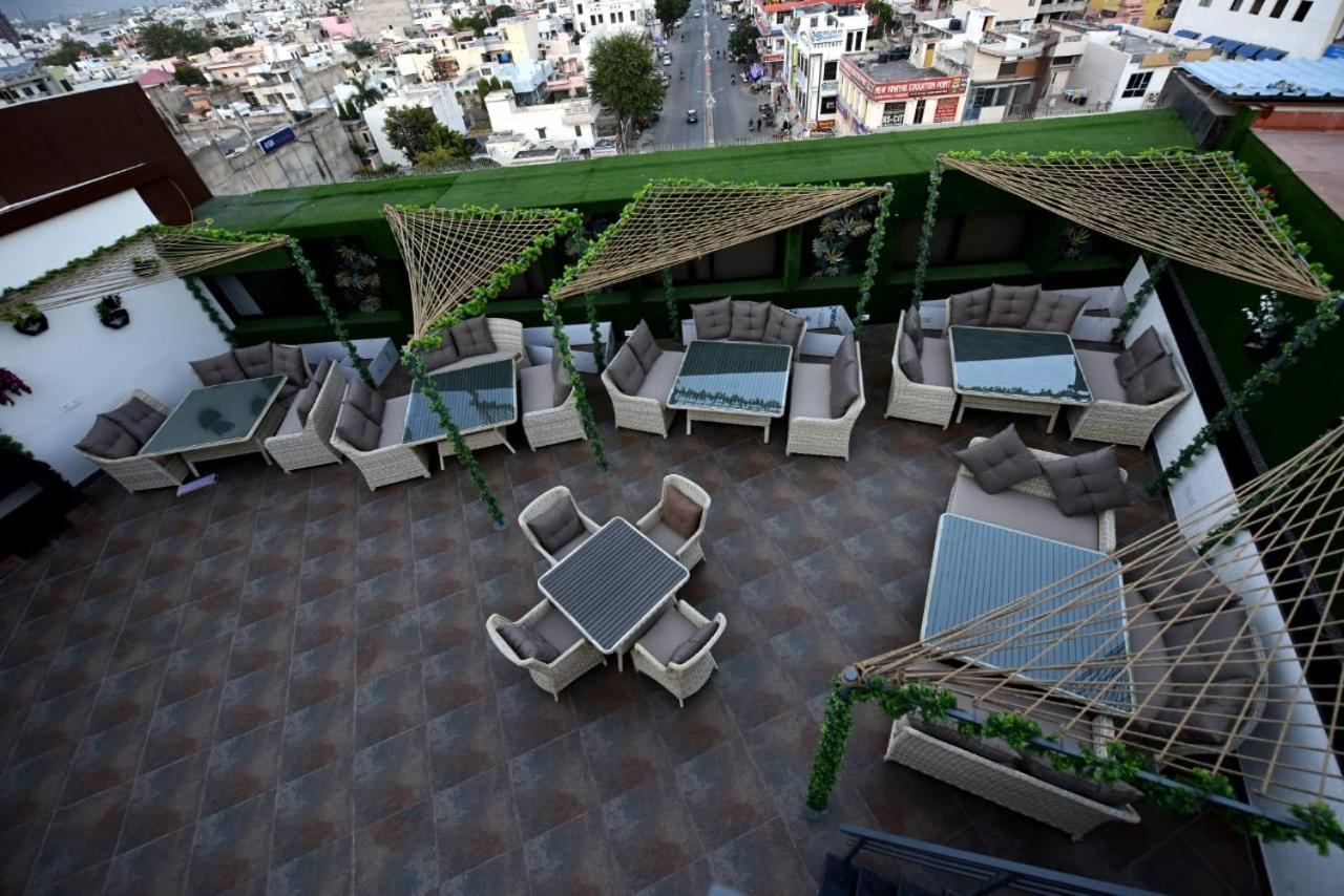 Hotel Jw Cruise Adžmér Exteriér fotografie